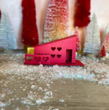 Load image into Gallery viewer, Mod Valentine Putz Houses DIY Kit Set of 5 Red
