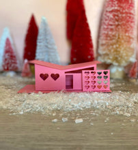 Load image into Gallery viewer, Mod Valentine Putz Houses DIY Kit Set of 5 Pink
